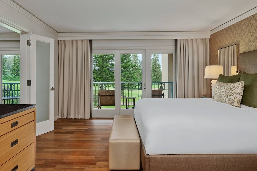 1 Bedroom Suite, 1 King Bed and Sofa Bed, Garden View