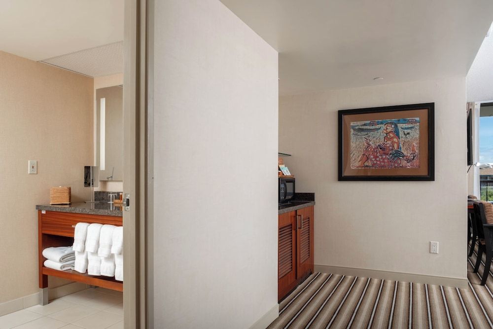 Maui Coast Hotel Hoku Studio King Suite 5