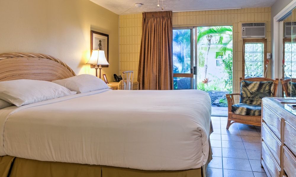 Room, 1 King Bed, Garden View