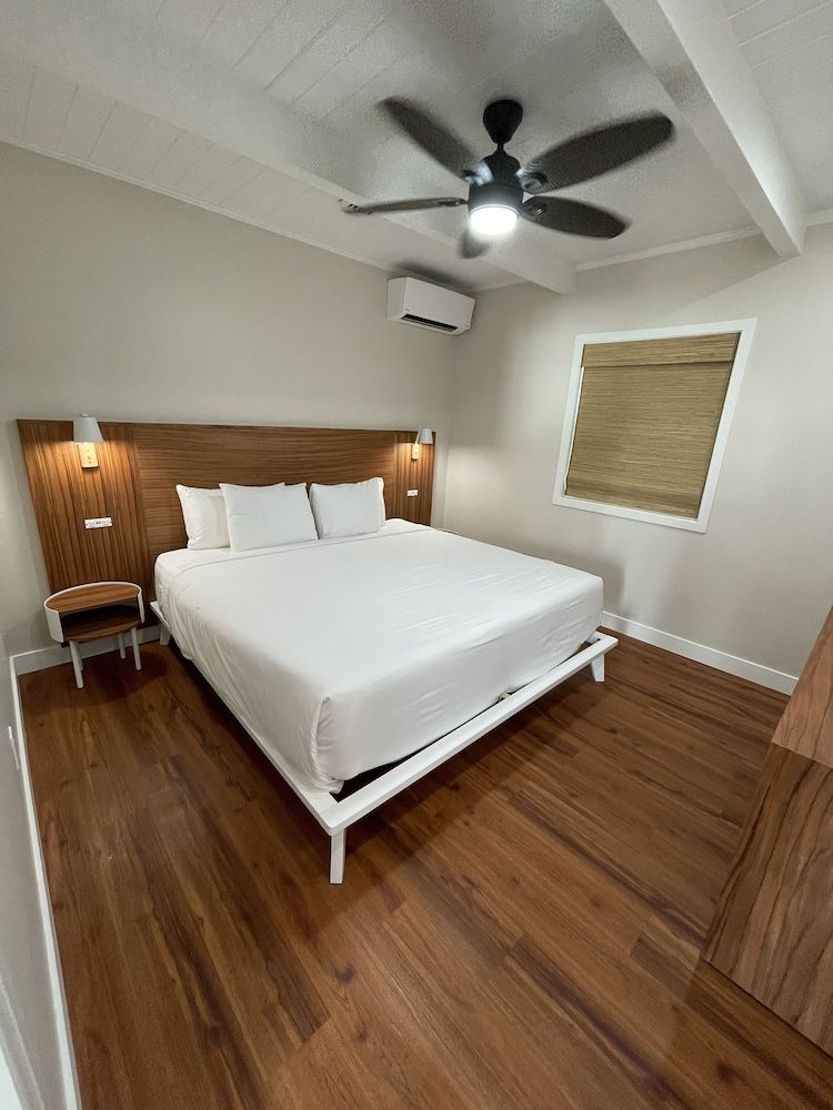 Suite, 1 King Bed, Ocean View