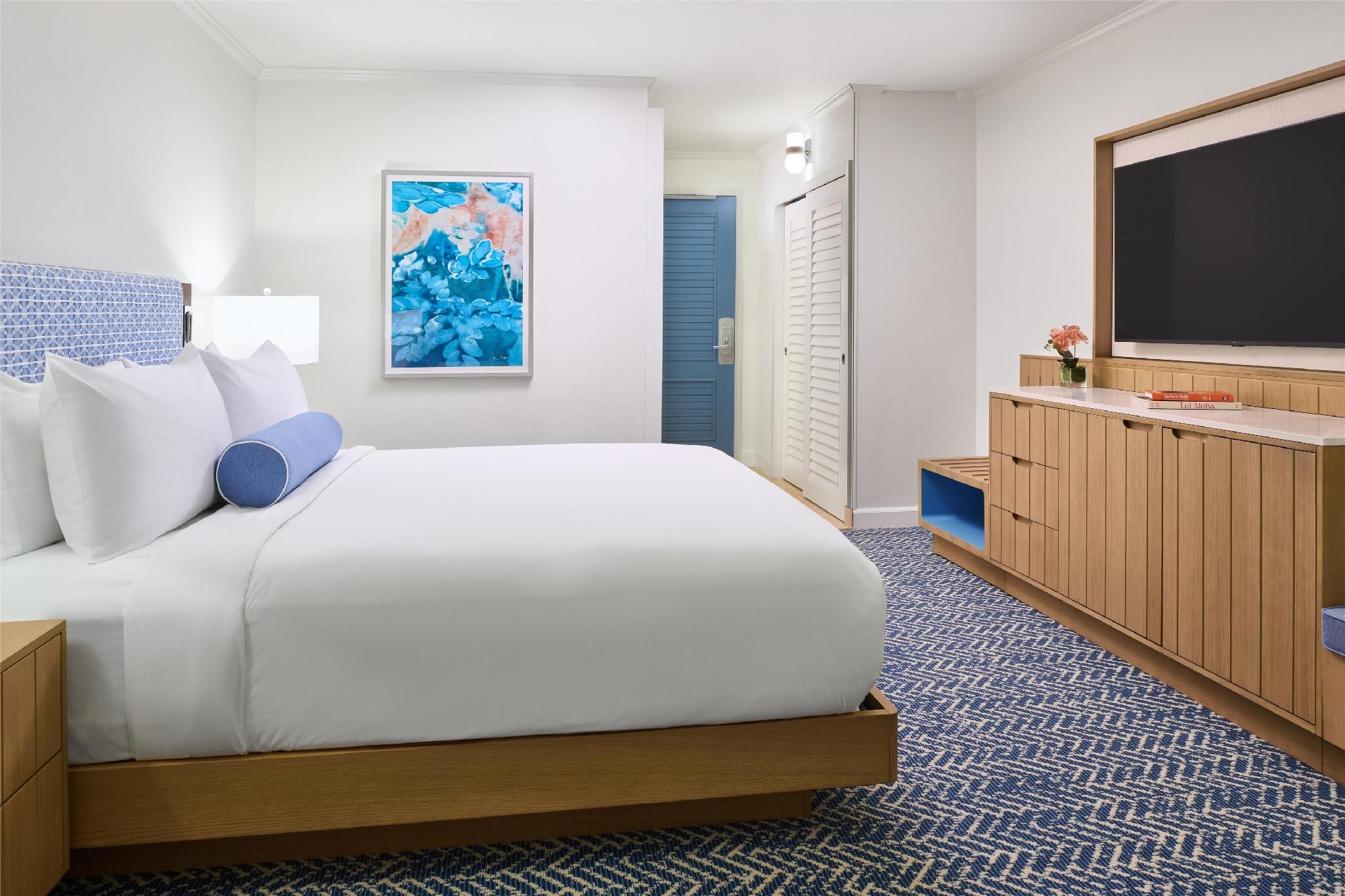 Club Signature Oceanfront 1 King Bed