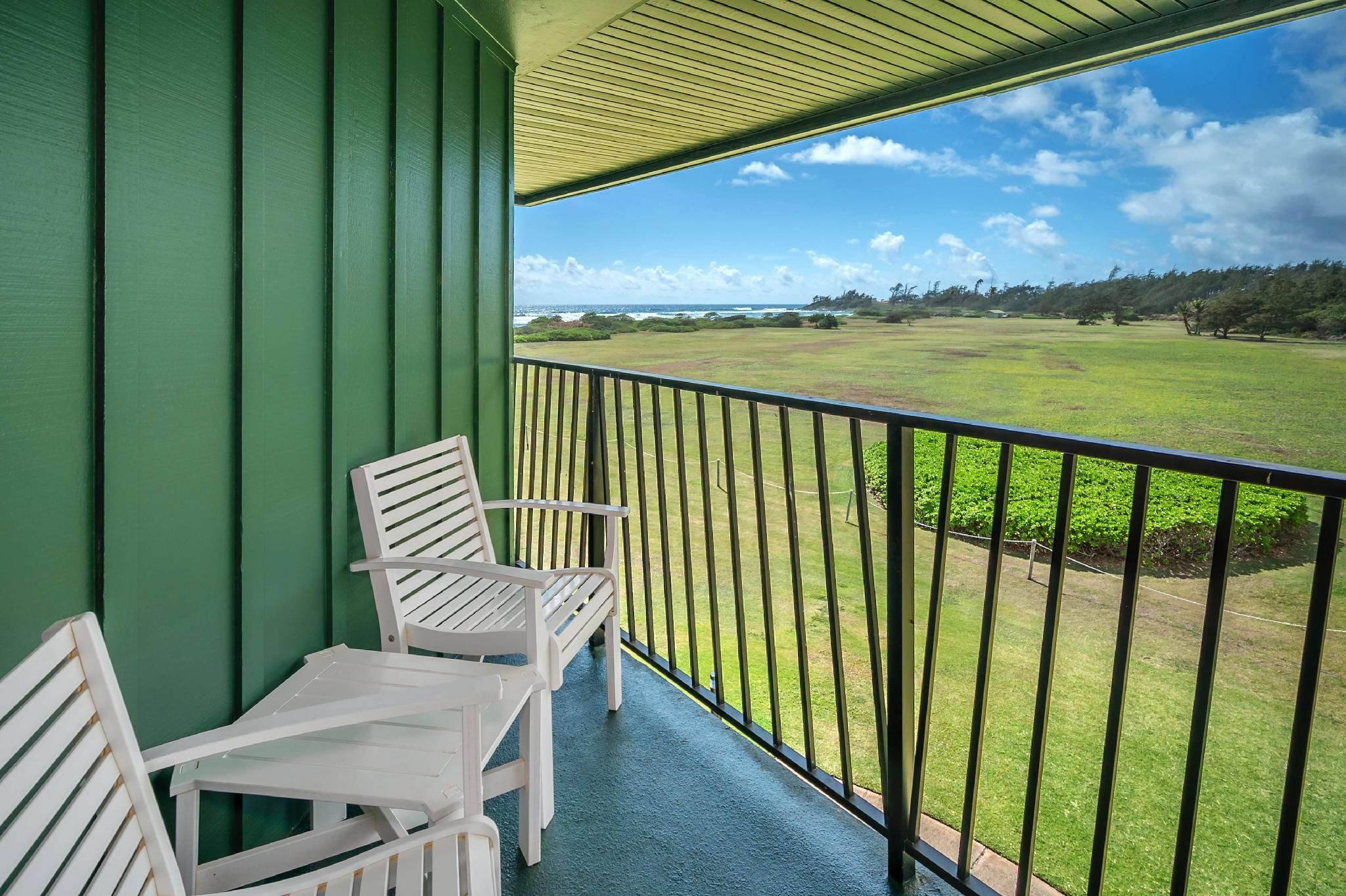 Premium Partial Ocean View 1 King Bed