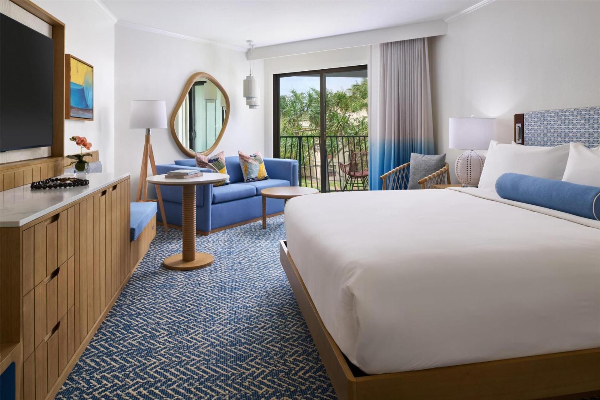Club Signature Garden View 1 King Bed