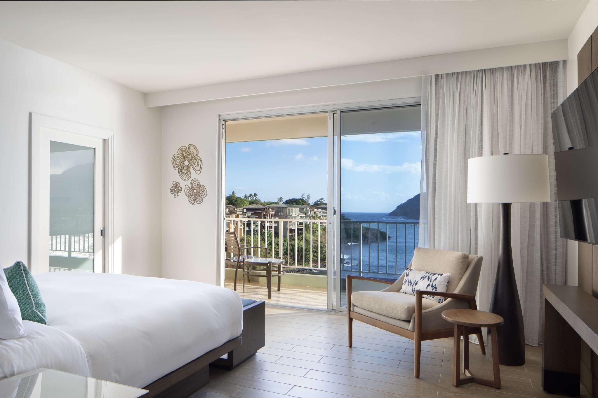 One Bedroom Suite King Beach View Oceanfront