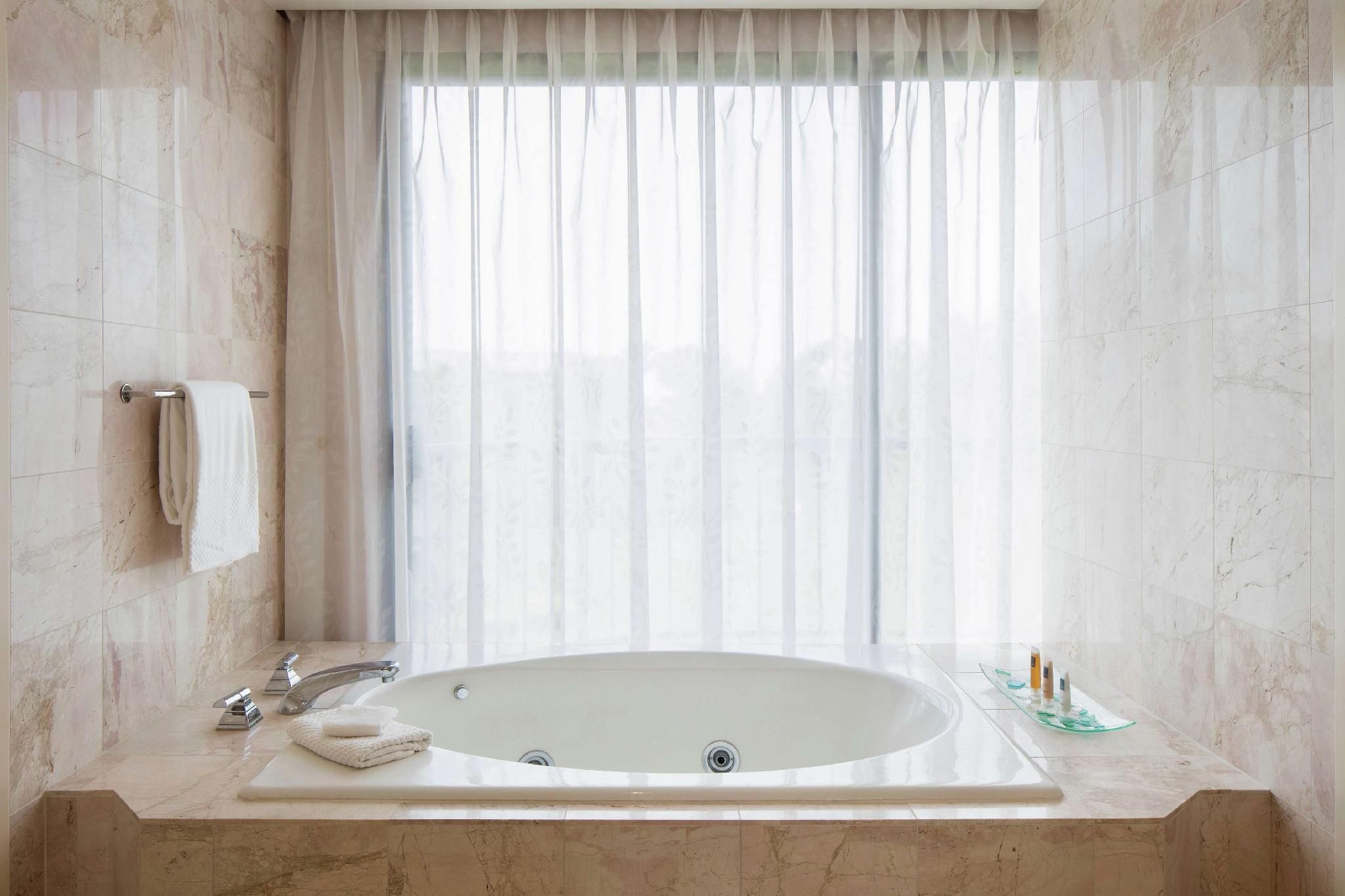 Palace Ocean View 1 Bedroom Suite 1 King Bed