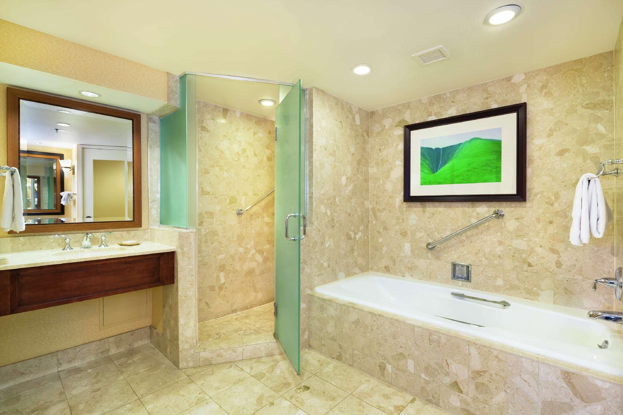 MAKAI OCEAN VIEW 1 BEDROOM SUITE 1 KING BED