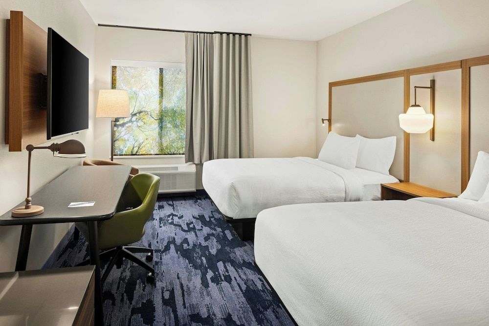 Fairfield Inn & Suites by Marriott Cedar Rapids North Room, 2 Queen Beds (Mobility Accessible, Tub) 3