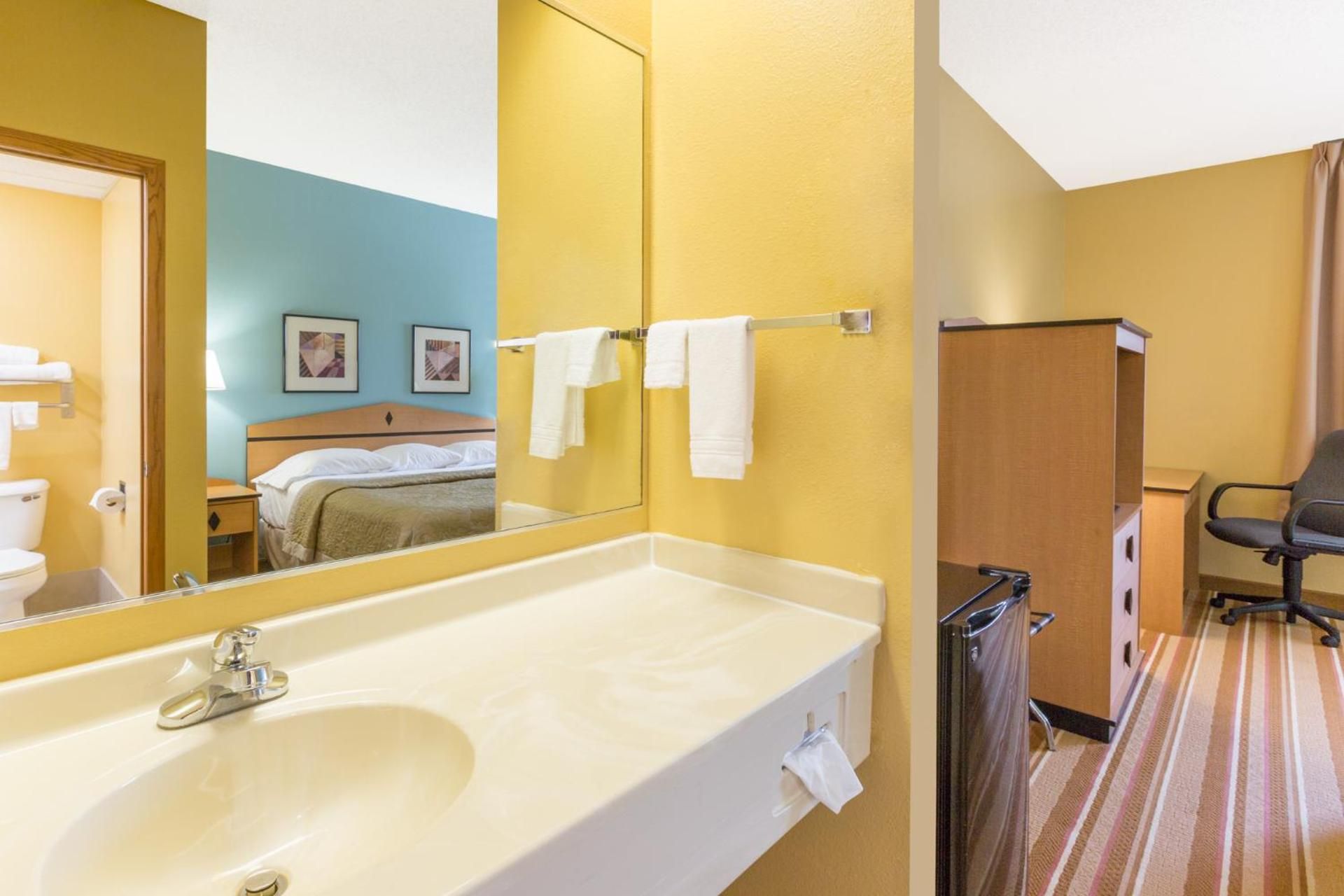 2 Double Beds Non-Smoking