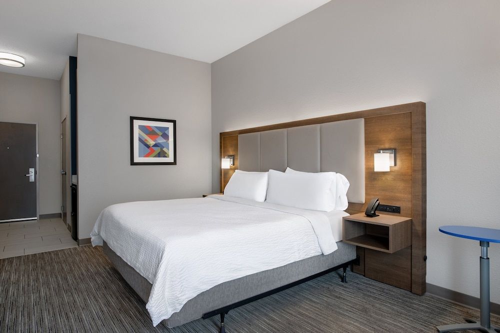 Standard Room, 1 King Bed