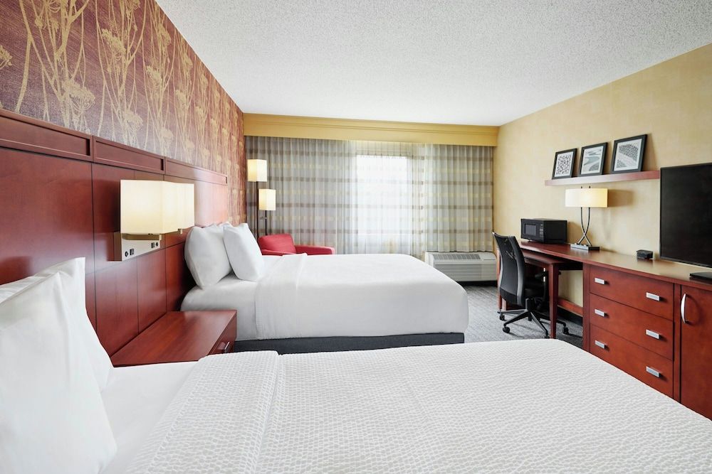 Room, 2 Queen Beds, Non Smoking (Hearing Accessible)