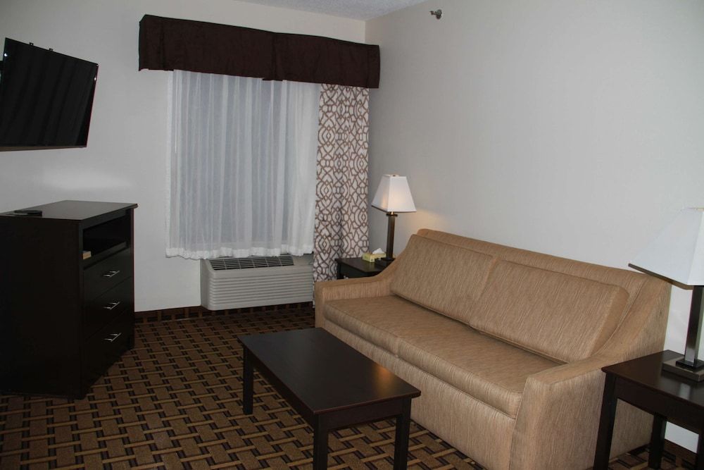 SureStay Plus Hotel by Best Western Coralville Iowa City Suite, 1 King Bed, Non Smoking, Refrigerator & Microwave (Separate Living Room;with Sofabed) 5