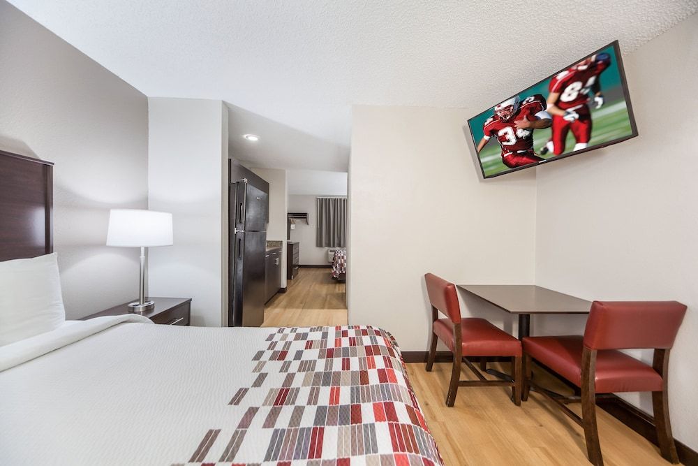 Suite, 2 Queen Beds (Smoke Free)