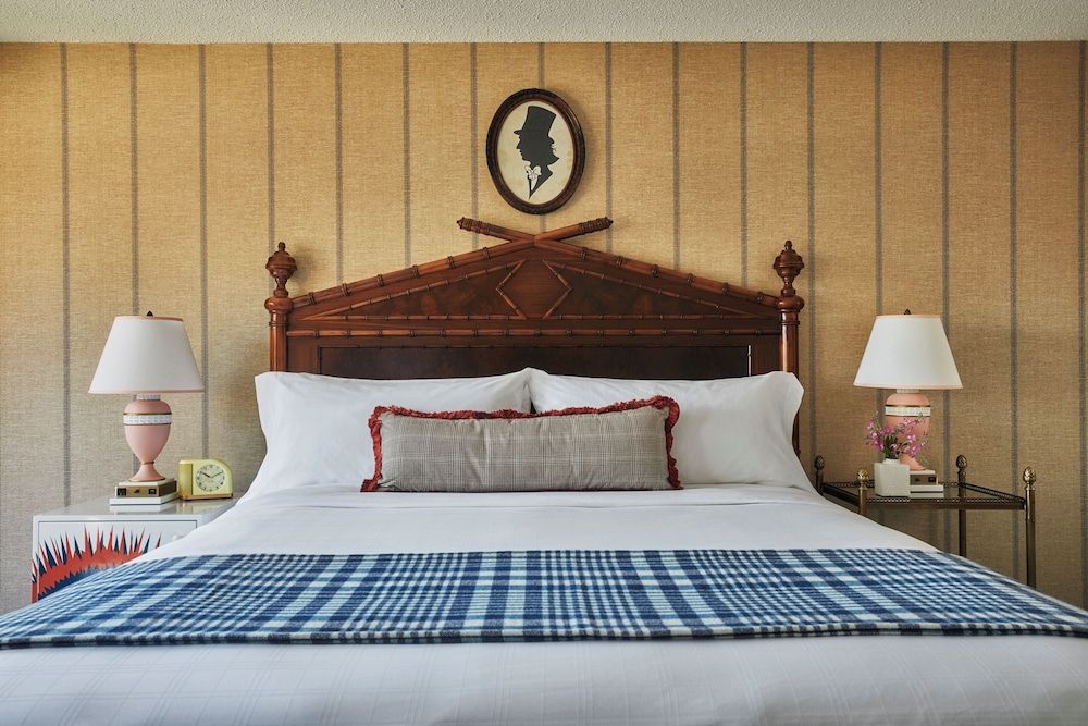 Graduate by Hilton Iowa City Room, 1 King Bed, Accessible (Hearing) 2