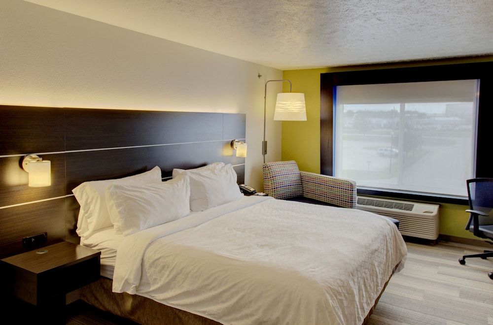 Suite, 1 King Bed, Non Smoking