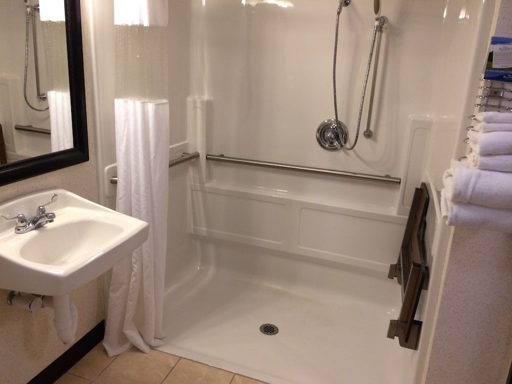 Room, 1 Queen Bed, Accessible, Non Smoking (Mobility Accessible)
