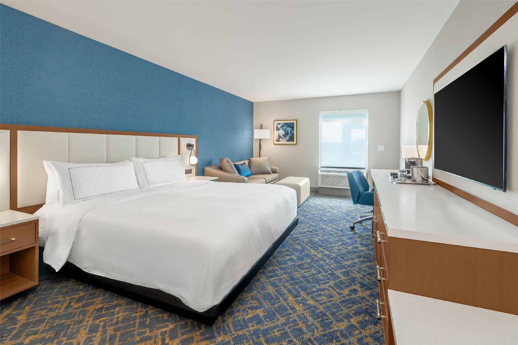 1 King Mobility Accessible Ri Shower Studio