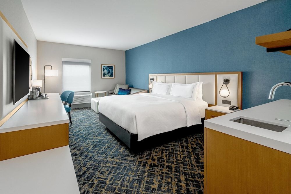 DoubleTree by Hilton Sioux City Studio, 1 King Bed 3