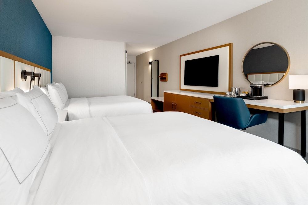DoubleTree by Hilton Sioux City Room, 2 Queen Beds, Accessible Bathtub (Mobility Accessible)