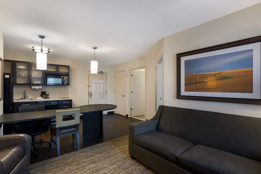 Sonesta Simply Suites Des Moines Suite, 1 Queen Bed, Accessible (Mobility Tub One Bedroom) 7