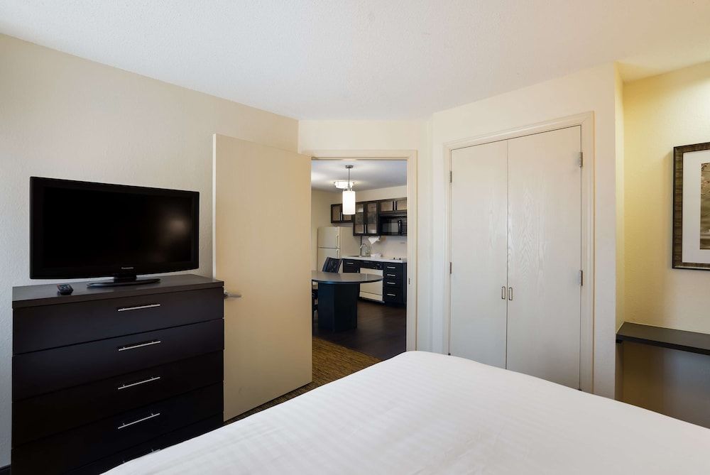 Sonesta Simply Suites Des Moines Standard Suite, 2 Queen Beds (One Bedroom Suite - Two Queens) 5