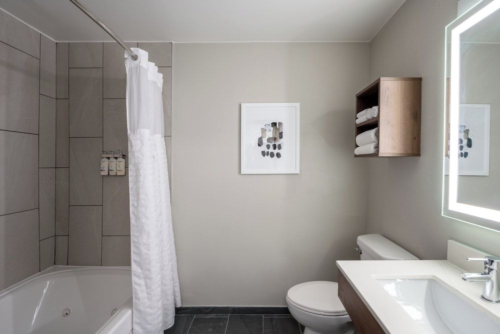 Studio Suite, 1 King Bed, Jetted Tub