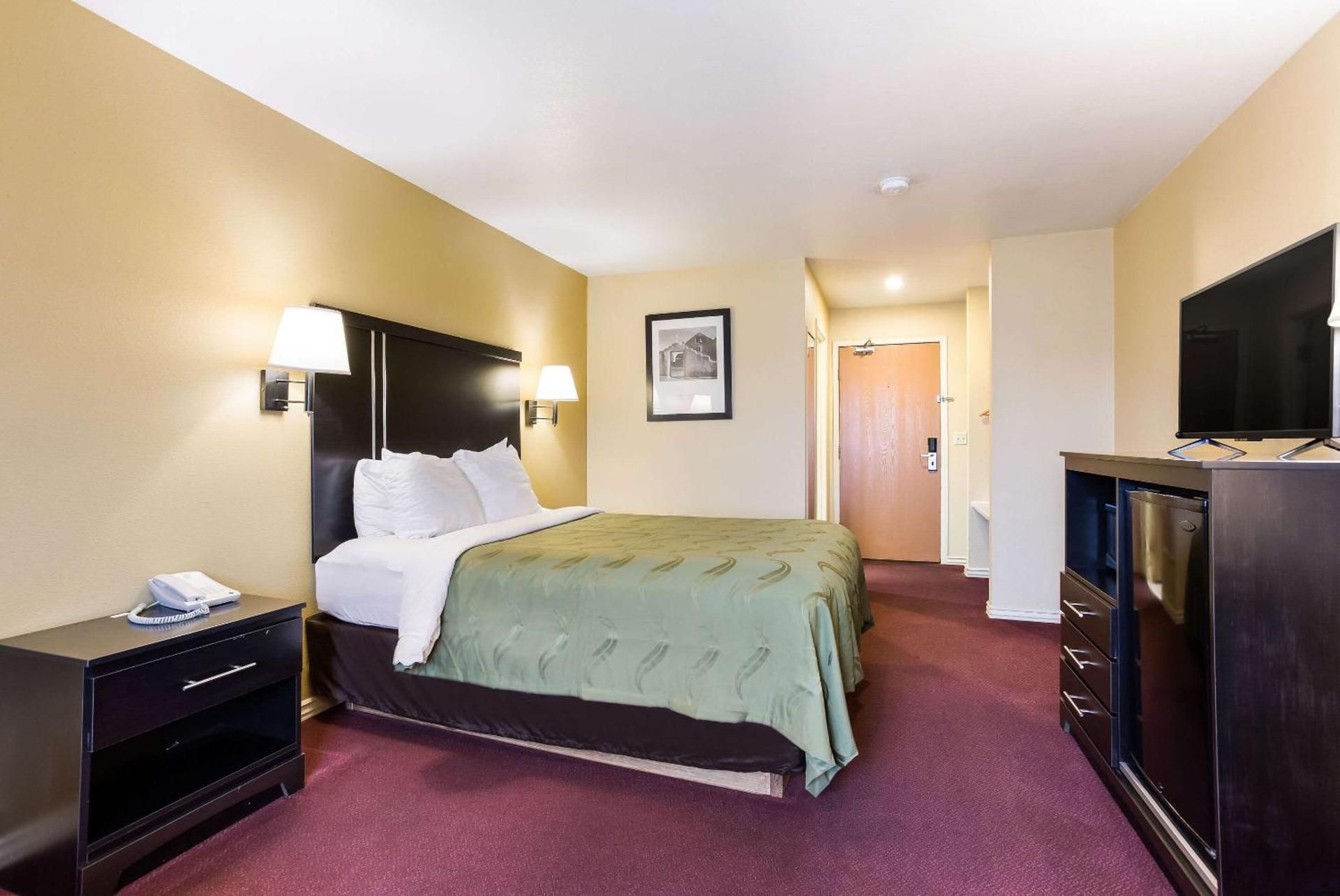 1 Queen Bed, Nonsmoking