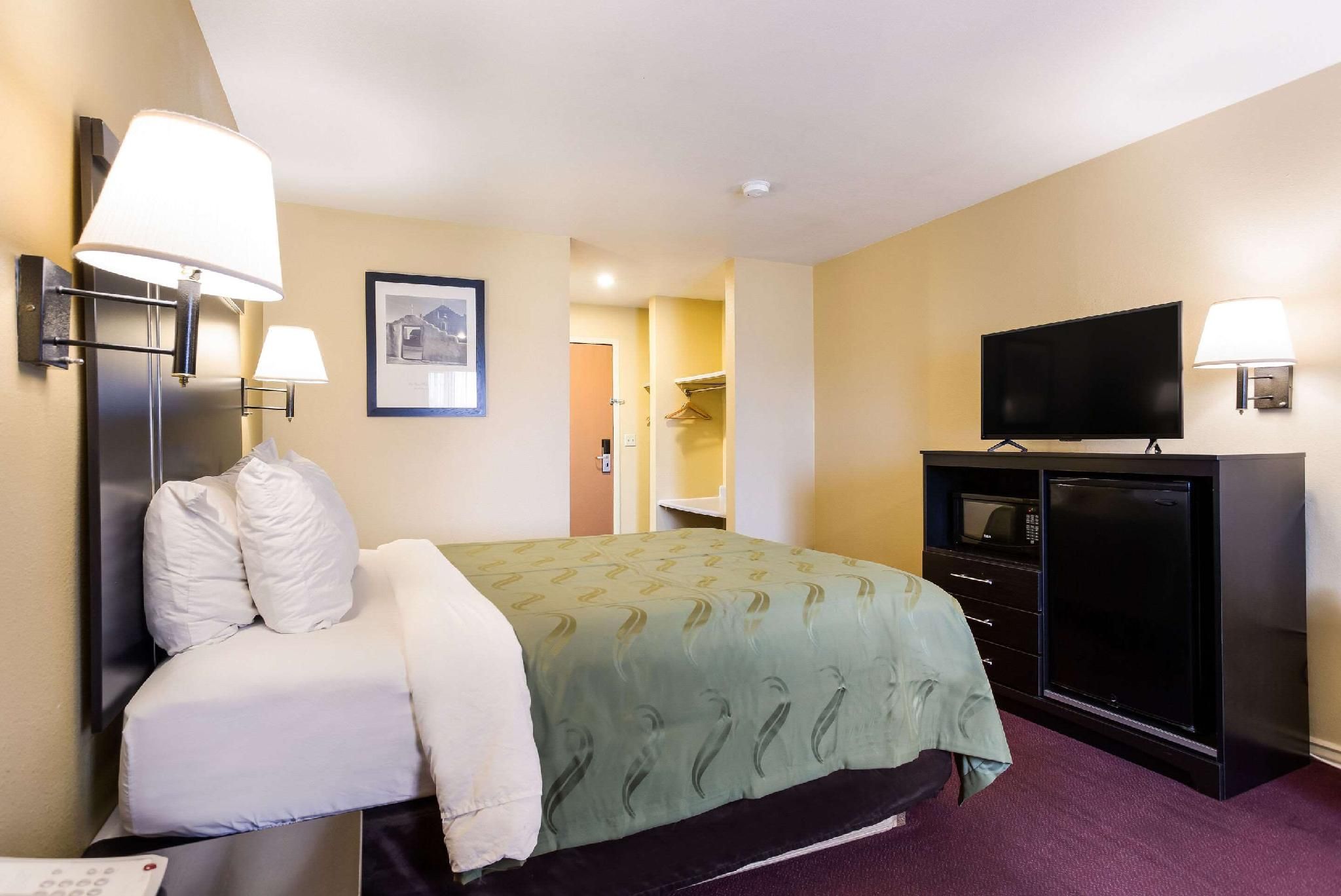 1 Queen Bed, Nonsmoking