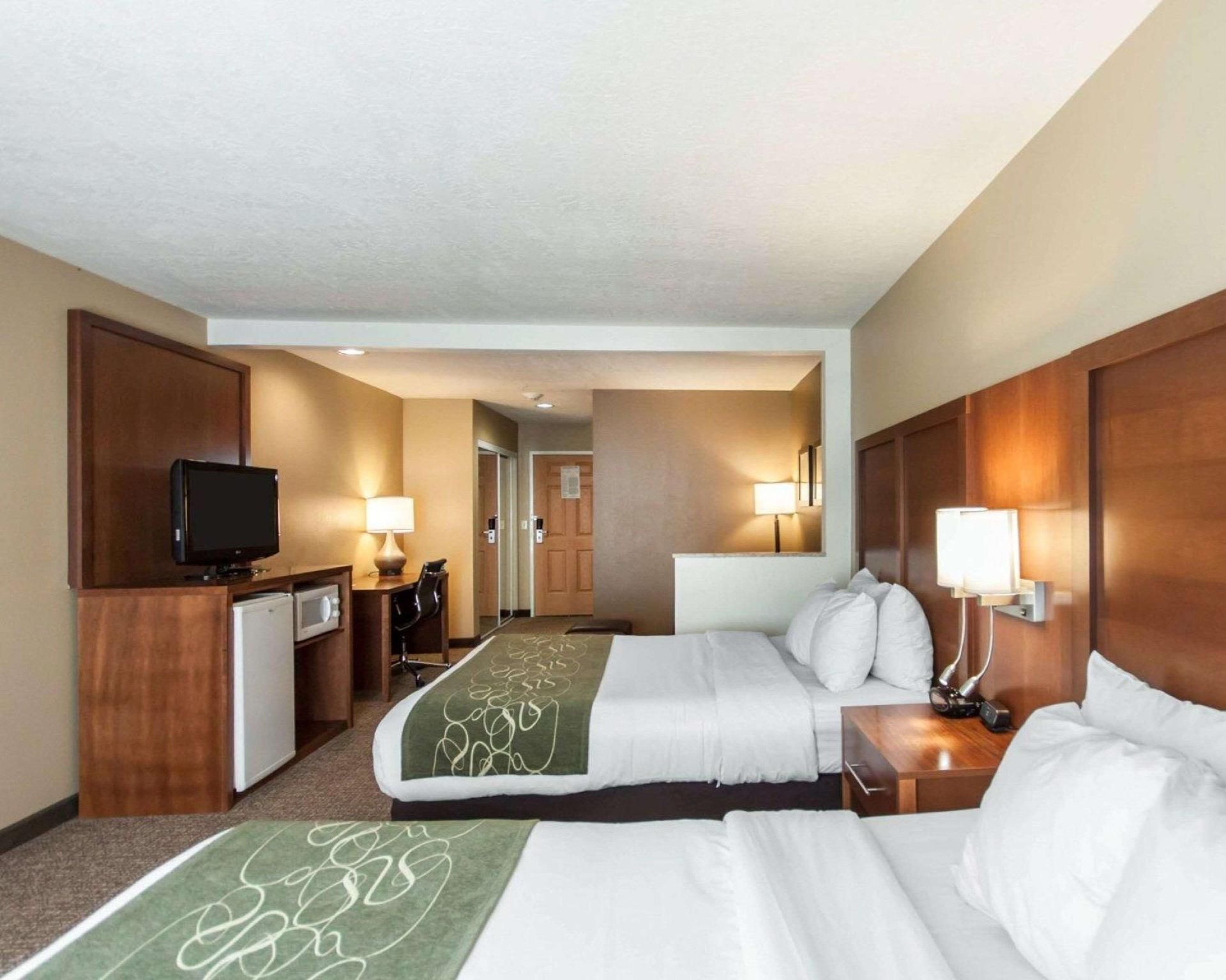 2 Queen Beds, Suite, Nonsmoking, Accessible