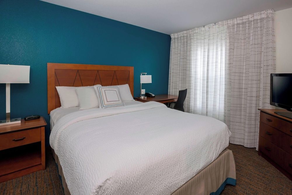 Double Room, 2 Bedrooms, Non Smoking, Fireplace (Mobility Accessible, Roll-In Shower)