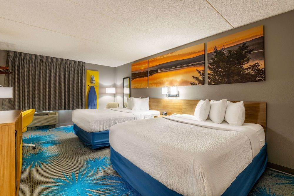 Room, 2 Queen Beds, Non Smoking