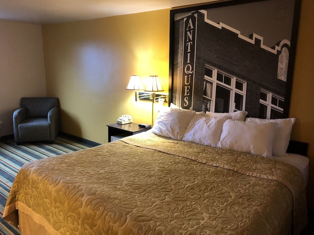 Standard Room, 1 Queen Bed
