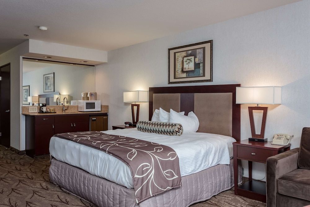 Shilo Inns Idaho Falls Deluxe Room, 1 King Bed 3