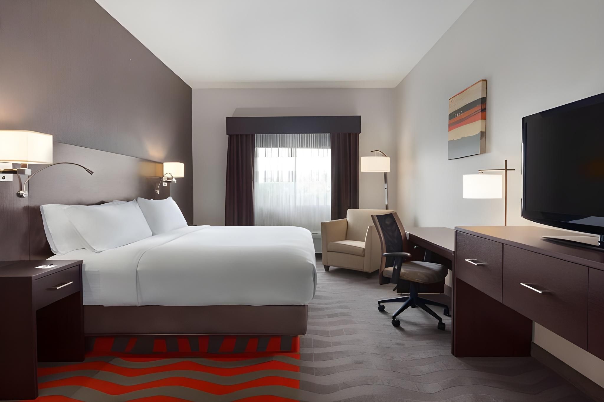 1 King Bed, Suite, Nonsmoking