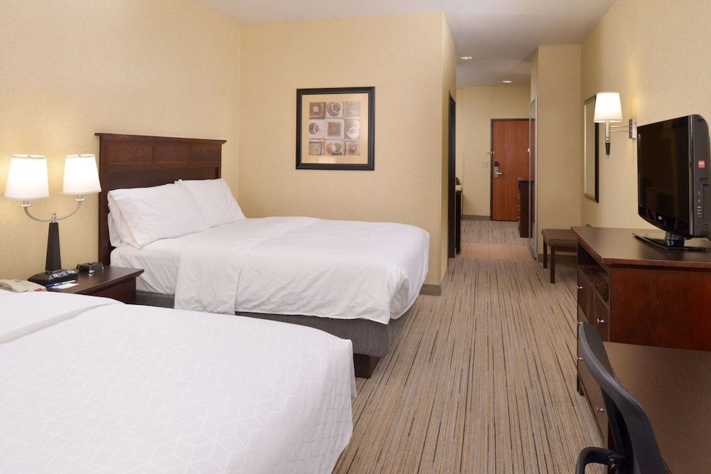 Suite, 2 Queen Beds, Refrigerator (Additional Living Area)