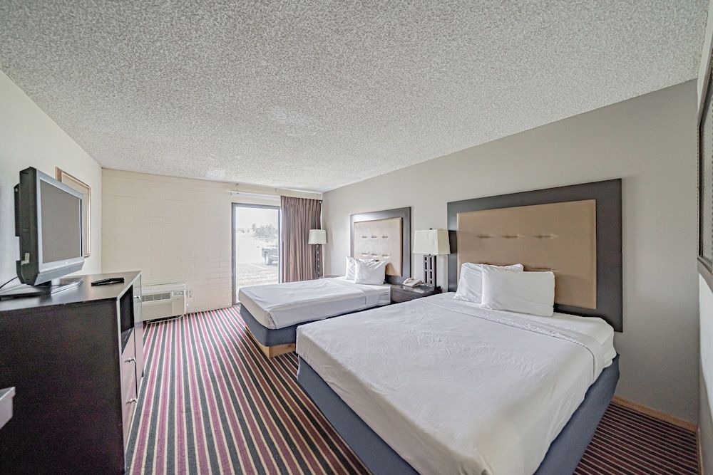 Standard Room, 1 Queen Bed, Accessible, Non Smoking