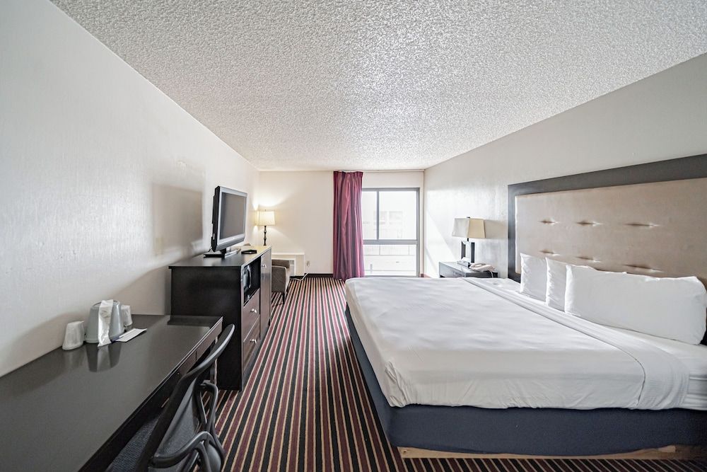 Standard Room, 1 Queen Bed, Accessible, Non Smoking