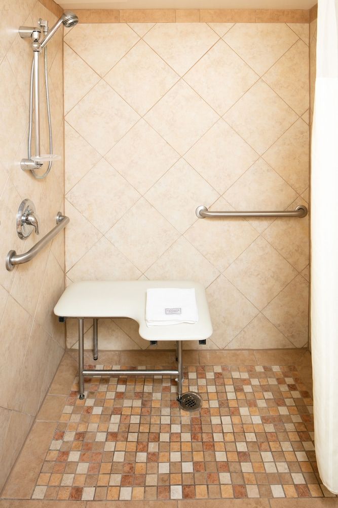 Red Lion Hotel Pocatello Room, 2 Queen Beds, Accessible 10