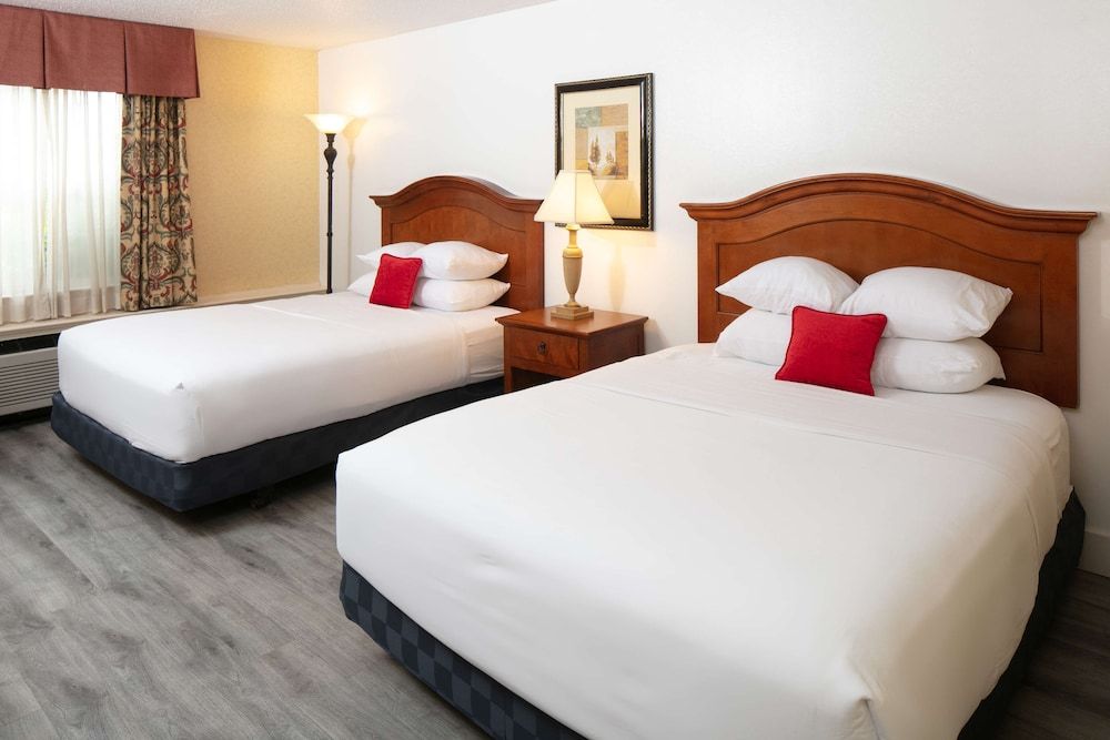 Red Lion Hotel Pocatello Room, 2 Queen Beds, Accessible 5