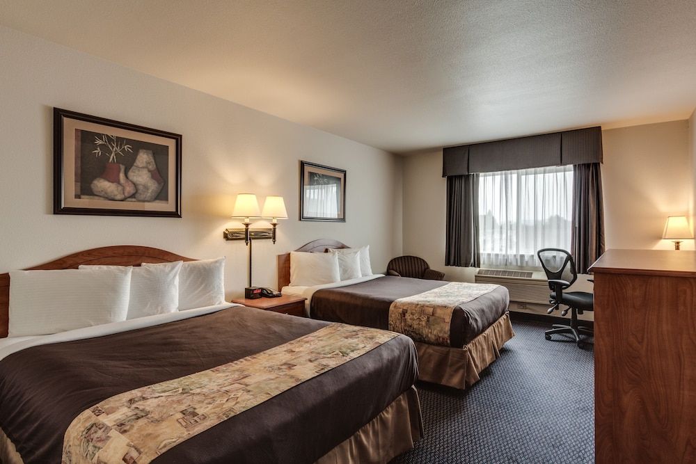 Standard Room, 2 Queen Beds, Non Smoking, Refrigerator & Microwave (Pet Friendly)