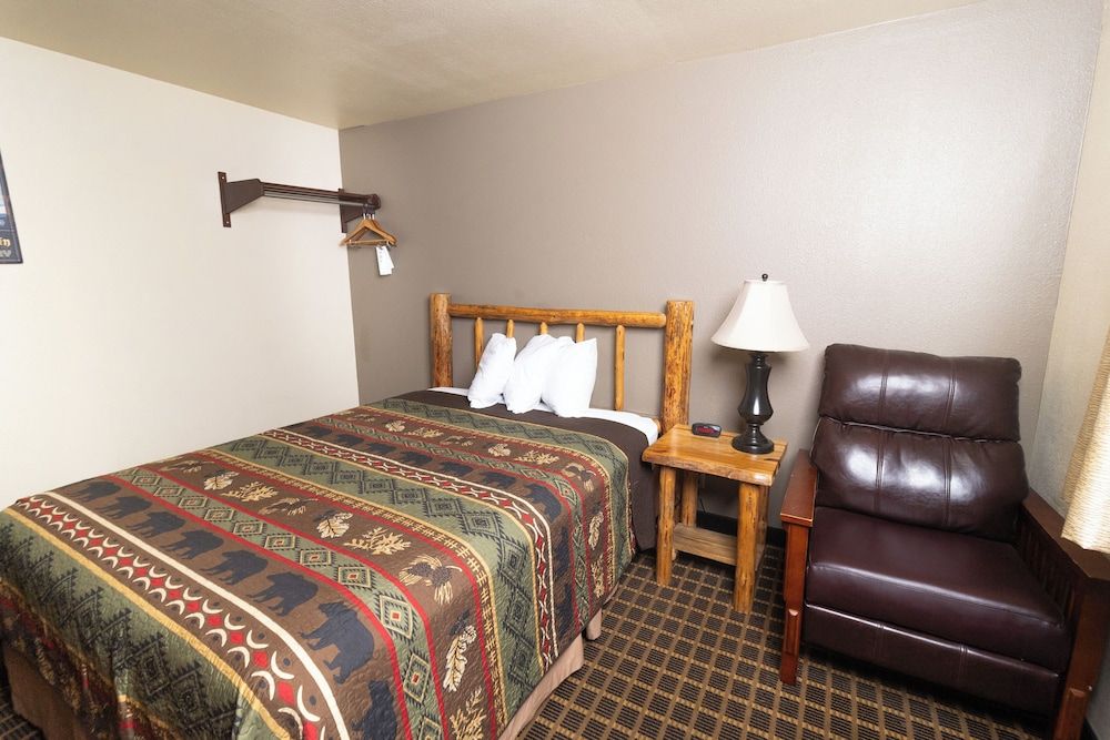 Fairbridge Inn & Suites Sandpoint Standard Room, 1 Queen Bed 2