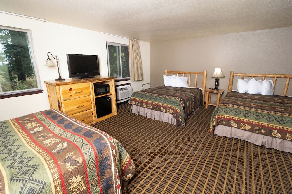 Fairbridge Inn & Suites Sandpoint Superior Room, Multiple Bedrooms 3