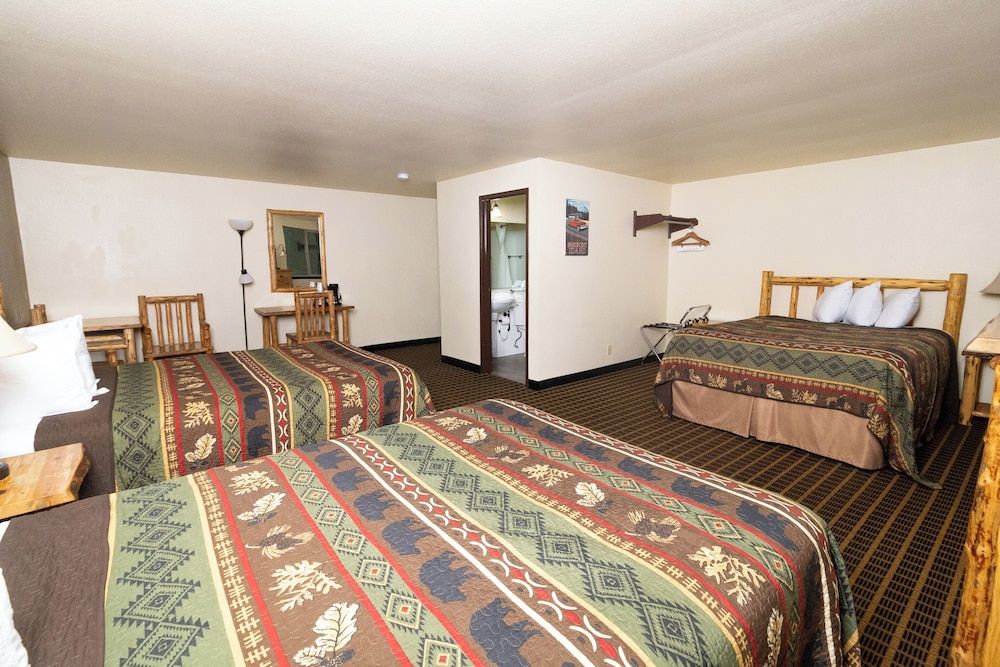 Fairbridge Inn & Suites Sandpoint Superior Room, Multiple Bedrooms 2