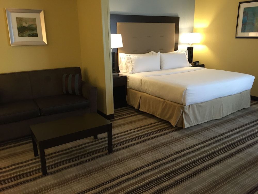Suite, 1 King Bed, Non Smoking