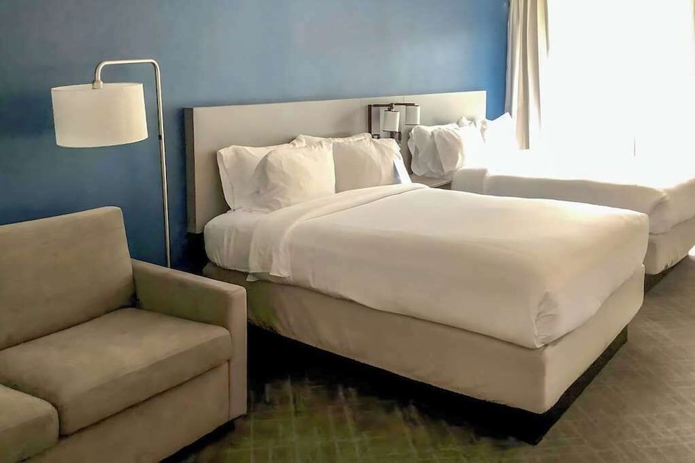 Standard Room, 2 Queen Beds, Non Smoking