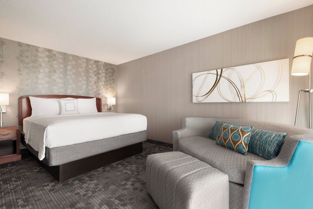 Room, 1 King Bed, Non Smoking (Balcony)