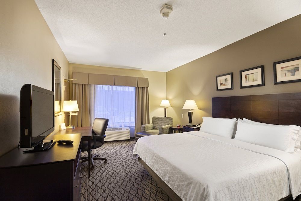 Standard Room, 1 King Bed, Jetted Tub