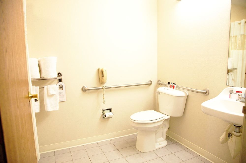 Room, 2 Queen Beds, Accessible, Non Smoking (Mobility)