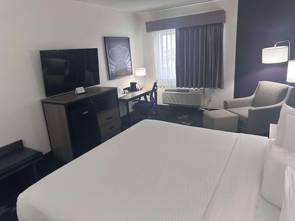 Standard Room, 1 King Bed, Non Smoking