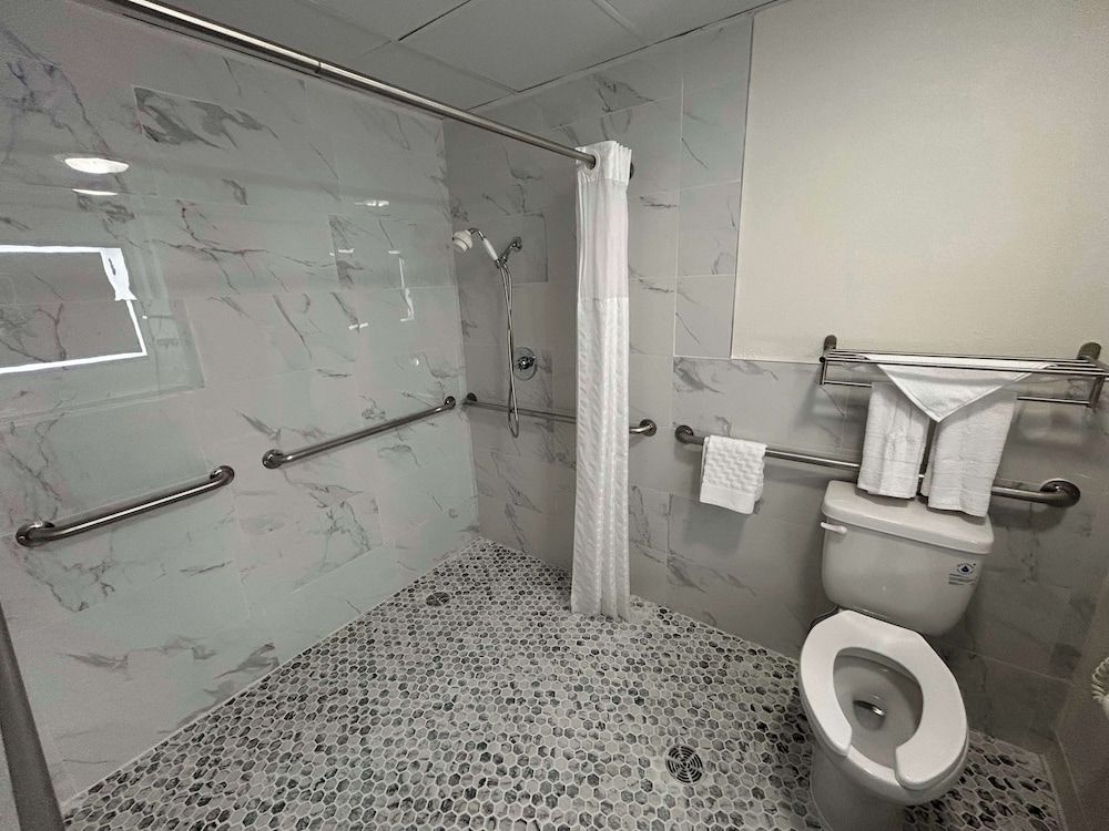Standard Room, 1 Queen Bed, Accessible, Non Smoking