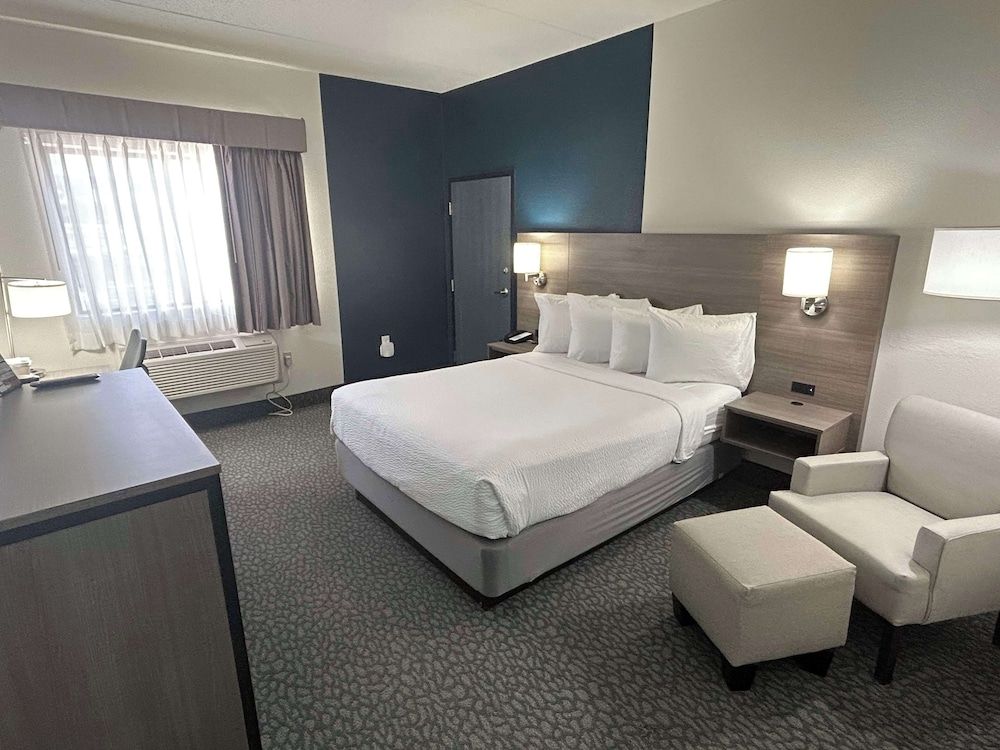 Standard Room, 1 Queen Bed, Accessible, Non Smoking